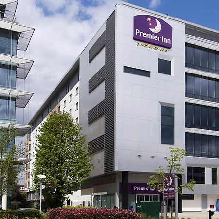 Premier Inn London Ealing Брентфорд Экстерьер фото
