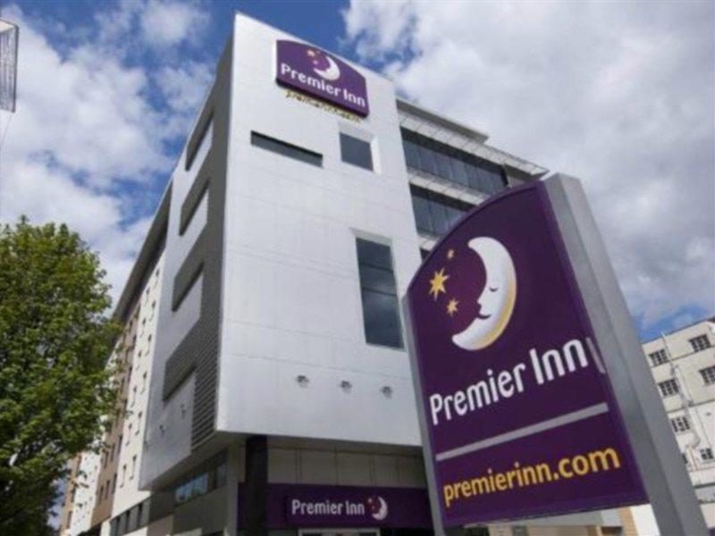 Premier Inn London Ealing Брентфорд Экстерьер фото