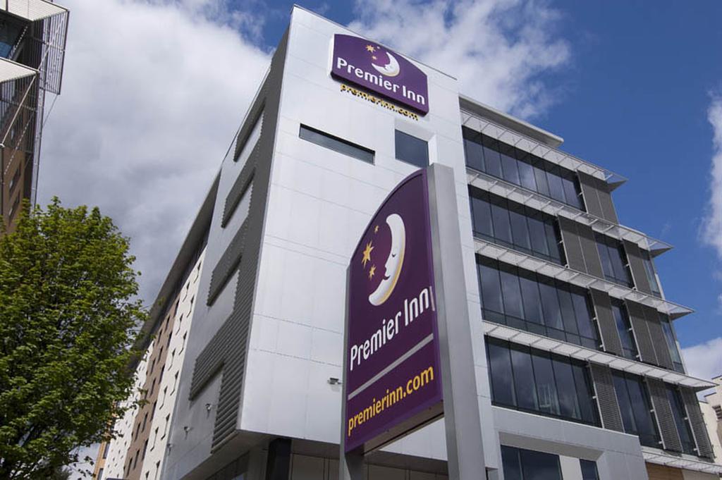 Premier Inn London Ealing Брентфорд Экстерьер фото