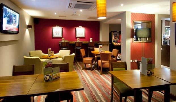 Premier Inn London Ealing Брентфорд Экстерьер фото