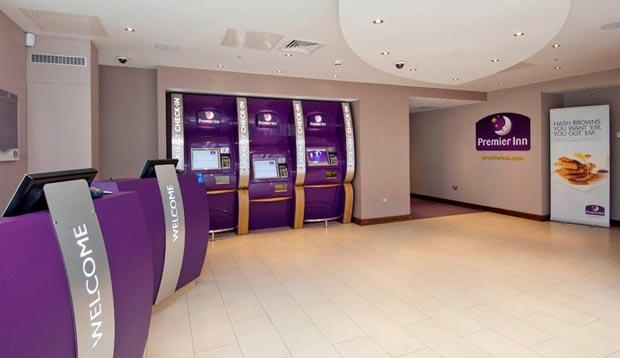 Premier Inn London Ealing Брентфорд Экстерьер фото
