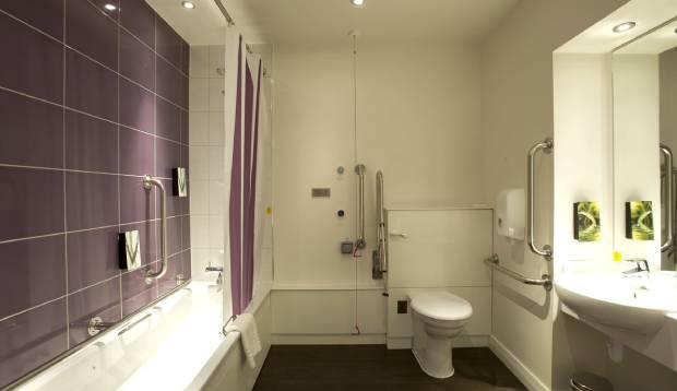 Premier Inn London Ealing Брентфорд Экстерьер фото